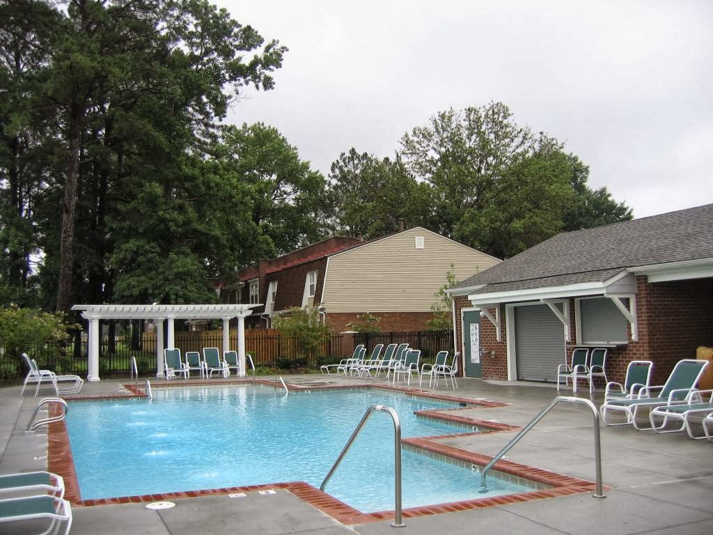 Hampstead Heath Luxury Homes | 1 Hampstead Heath Way, Hampton, VA 23666, USA | Phone: (757) 826-7776