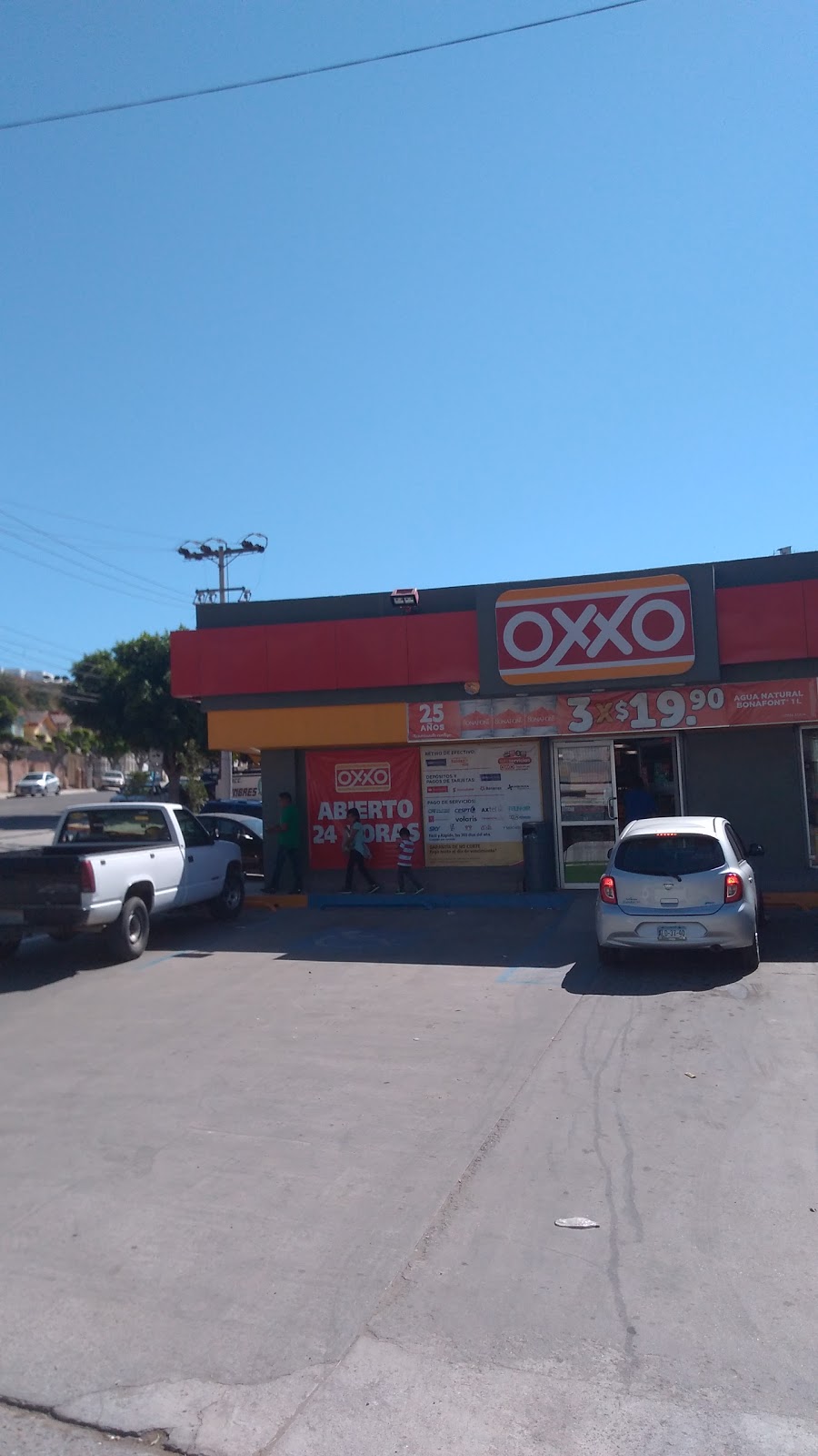 Oxxo Santos | C. Pacifico 10073B, Terrazas del Pacífico, 22644 Tijuana, B.C., Mexico | Phone: 664 621 5318