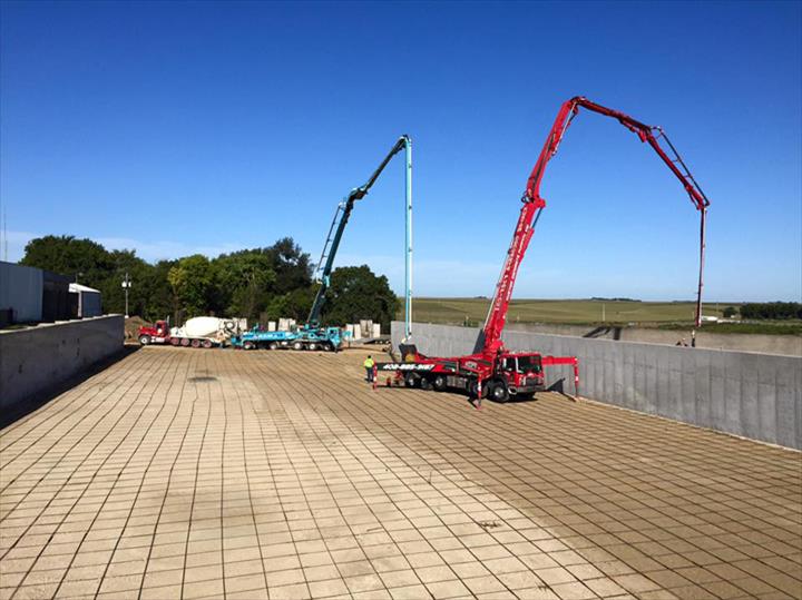 J & R Concrete & Construction, L.L.C. | 1520 Railroad St, Fremont, NE 68025, USA | Phone: (402) 753-3099