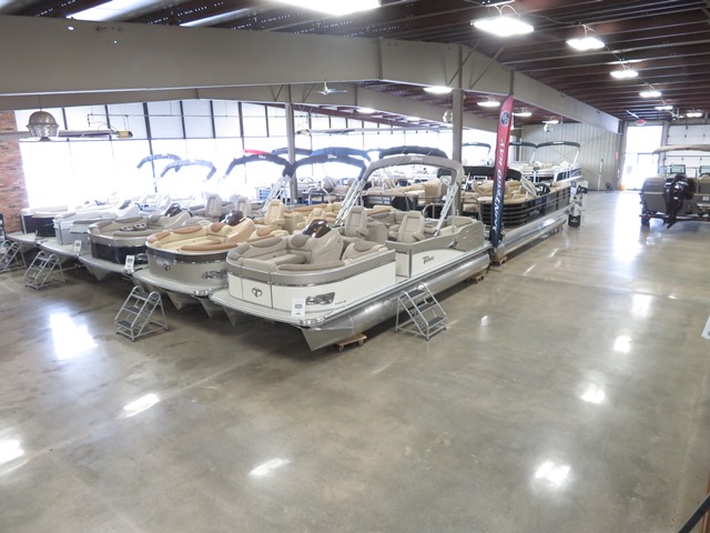 Boat World | 21155 MN-65, East Bethel, MN 55011, USA | Phone: (763) 434-9655