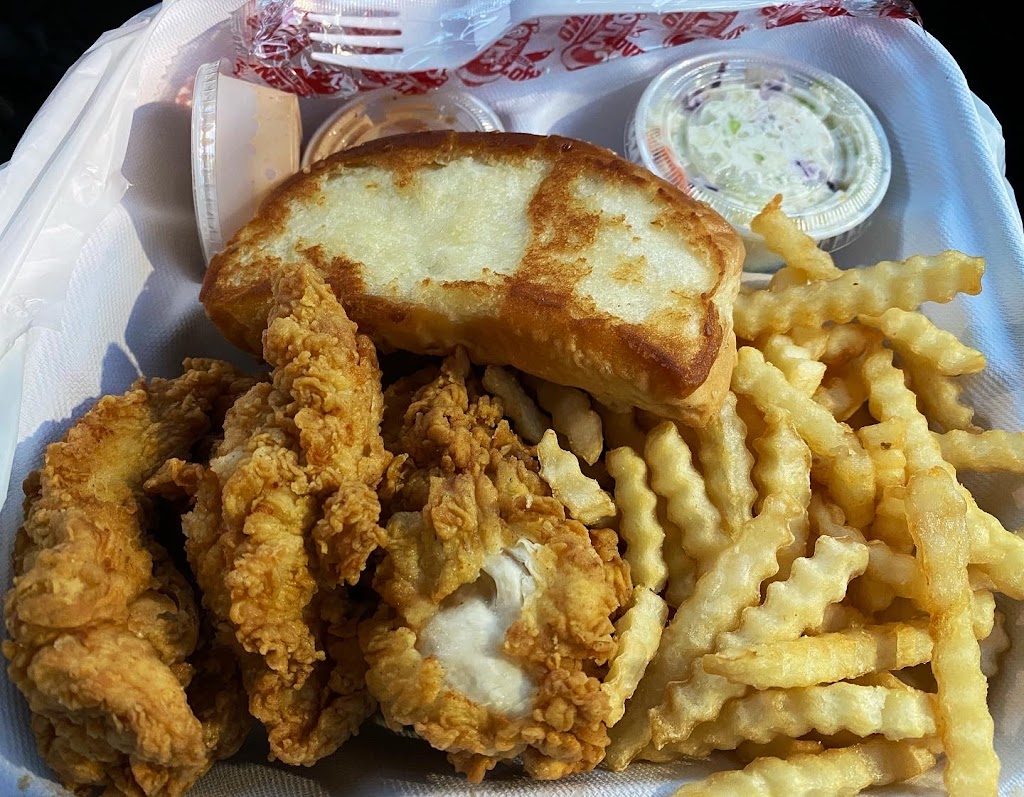 Raising Canes Chicken Fingers | 855 E Alosta Ave, Azusa, CA 91702, USA | Phone: (626) 633-0069