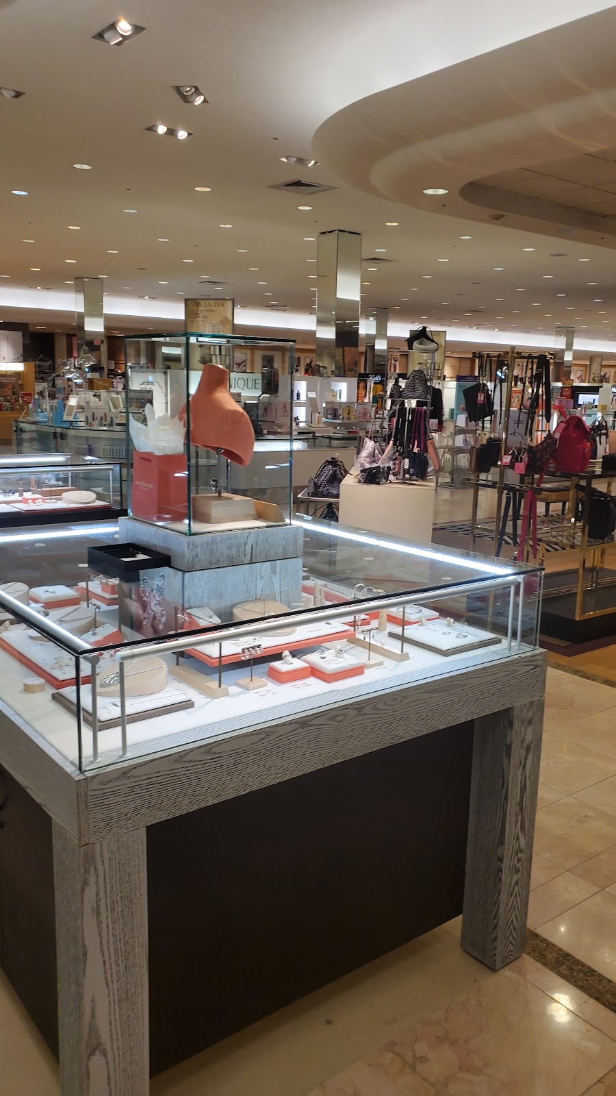 Dillards | 4620 Merchants Park Cir bldg c, Collierville, TN 38017, USA | Phone: (901) 850-2229