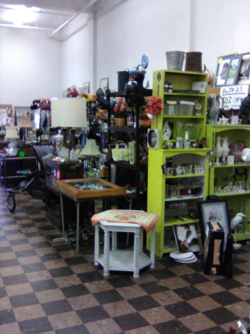 Southern Paradise Antiques & Thrift | 105 S 13th St, Erwin, NC 28339, USA | Phone: (910) 694-3100