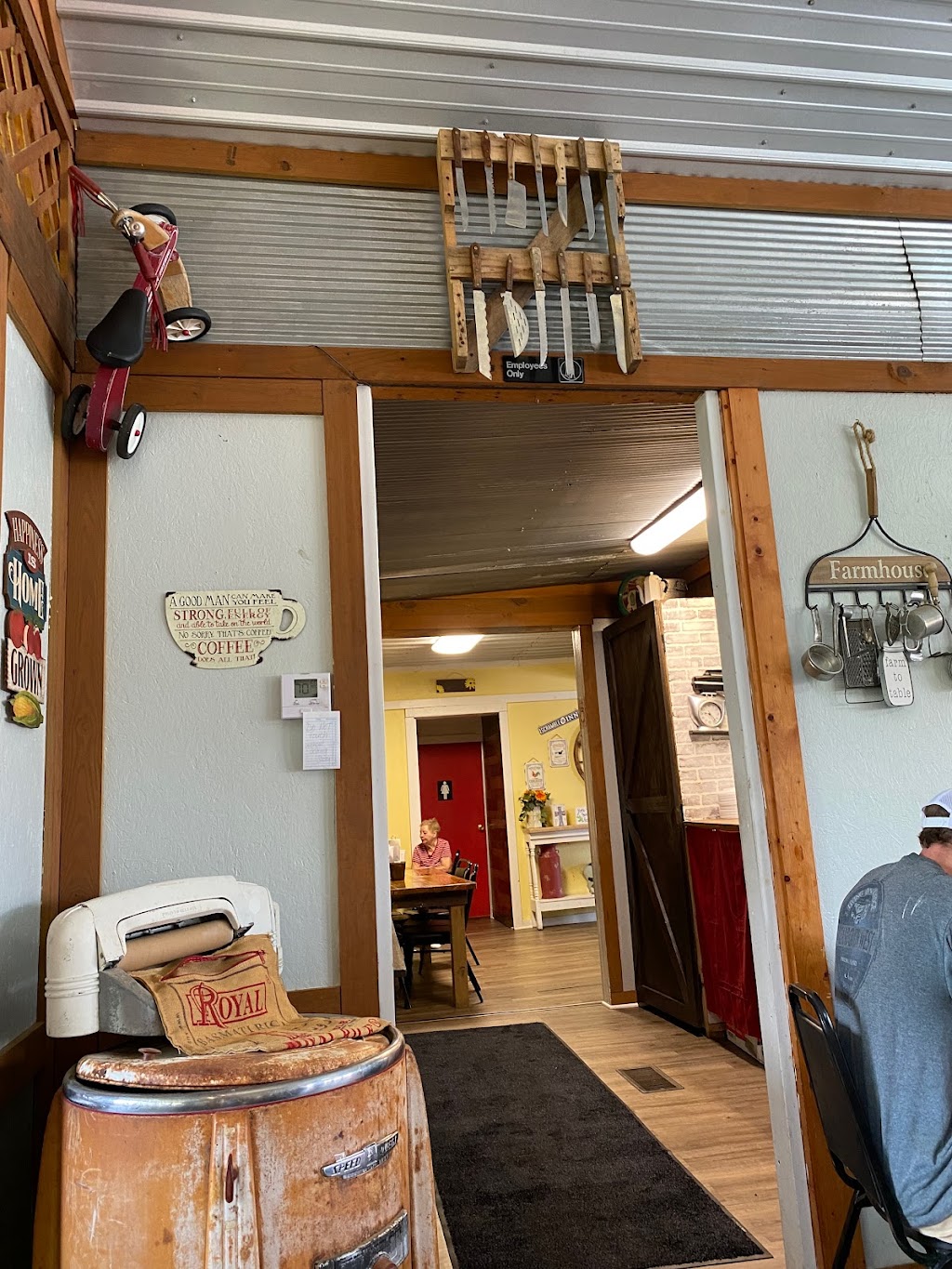 Red Barn | Coldwater, MS 38618, USA | Phone: (662) 233-4193