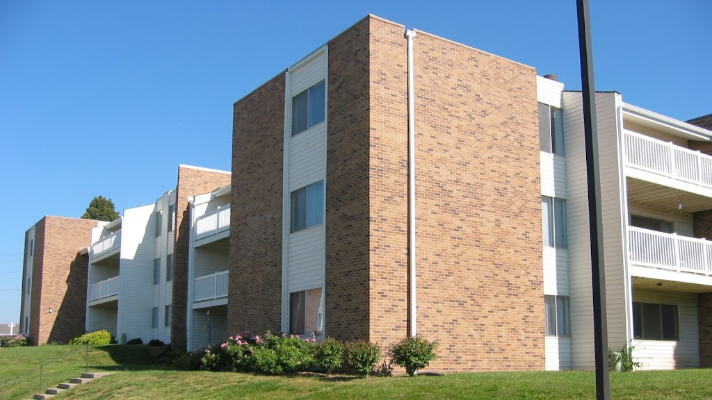 Evergreen Terrace Apartment Office | 11029 R Plaza, Omaha, NE 68137, USA | Phone: (402) 331-9311