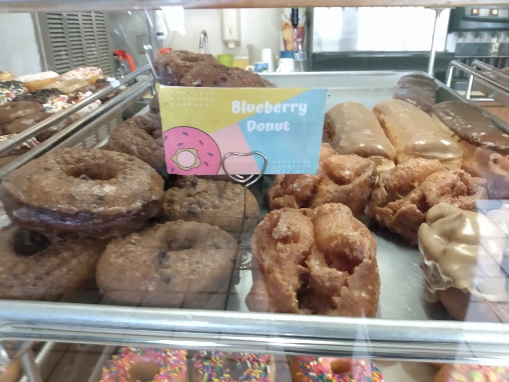 Toms Donut Shop No. 2 | 1749 Sierra St, Kingsburg, CA 93631, USA | Phone: (559) 897-0238