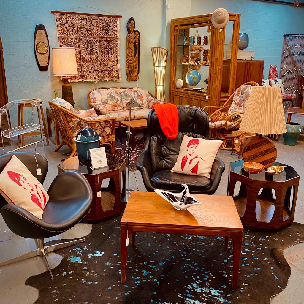 Mid Mod Crisis Vintage Furniture | 1126 S Main St, Las Vegas, NV 89104, USA | Phone: (702) 860-7127