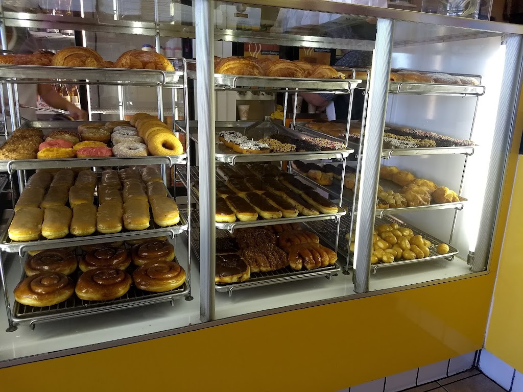 Sunrise Donuts | 21691 Yucca Loma Rd, Apple Valley, CA 92307, USA | Phone: (760) 247-5333