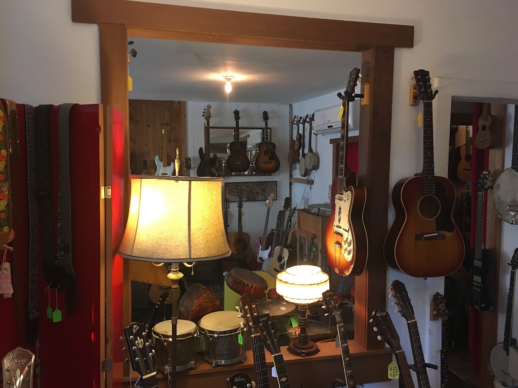 Old Style Guitar Shop | 510 A, 510 N Hoover St, Los Angeles, CA 90004, USA | Phone: (323) 660-5700