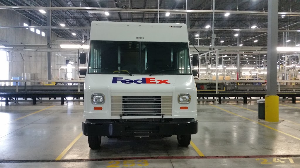 FedEx Ground | 2050 E Aurora Rd, Twinsburg, OH 44087, USA | Phone: (800) 463-3339