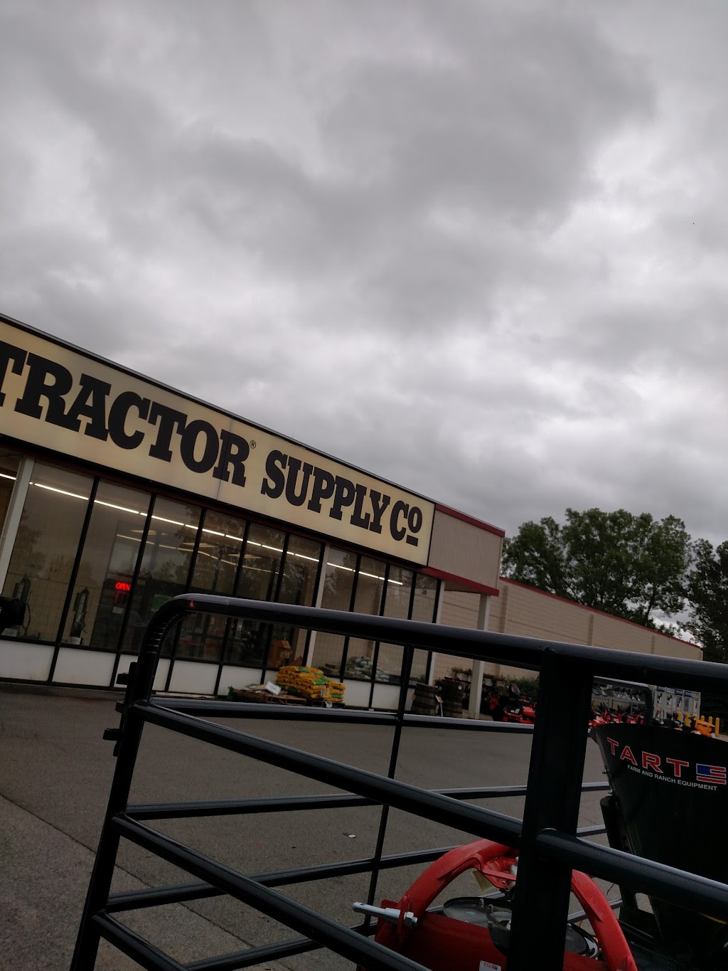 Tractor Supply Co. | 378 W Main St, Arcade, NY 14009, USA | Phone: (585) 492-1317