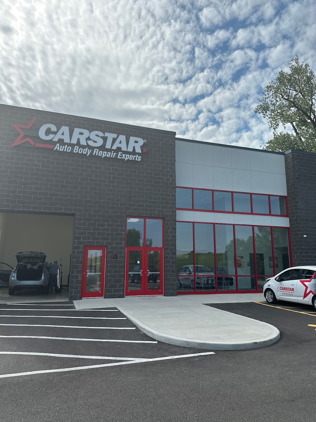 Charlies Columbia CARSTAR | 431 N Main St, Columbia, IL 62236, USA | Phone: (618) 281-2886