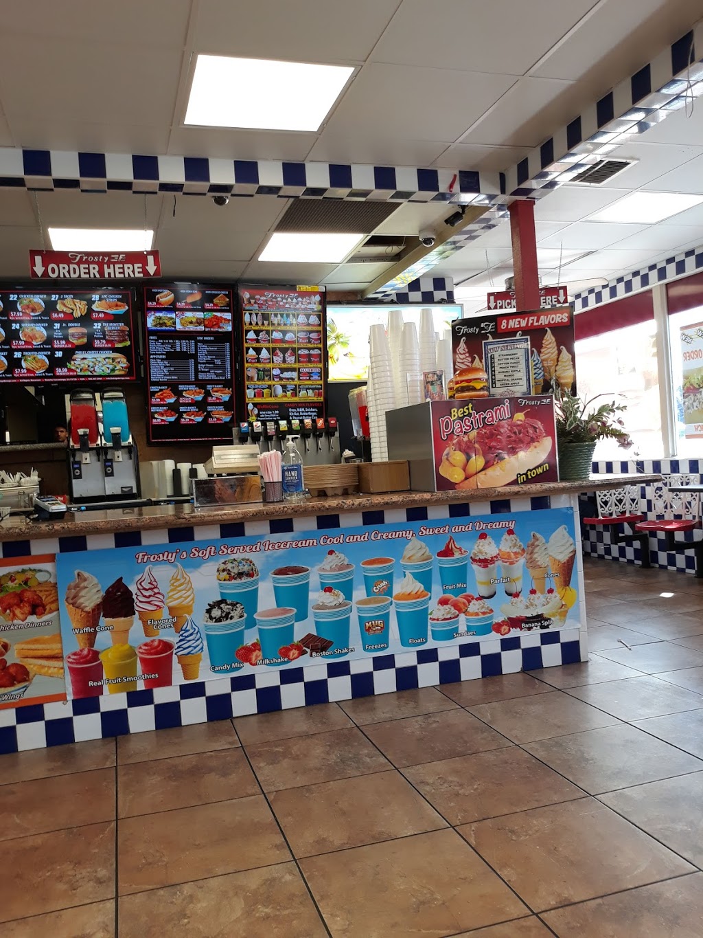 Frosty Fast & Fresh | 3400 Chester Ave, Bakersfield, CA 93301, USA | Phone: (661) 323-4692