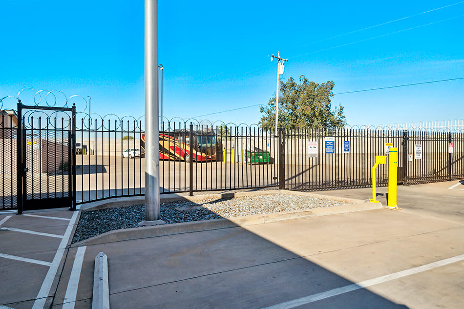 Public Storage | 1880 W Charter Way, Stockton, CA 95206, USA | Phone: (209) 921-4957