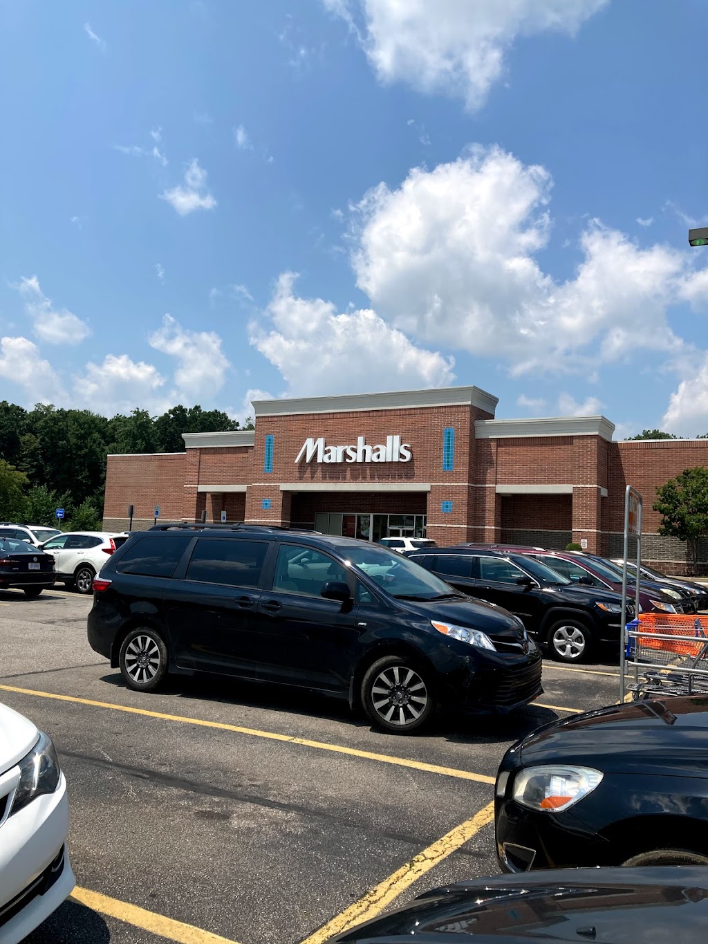 Marshalls | 7205 Market Pl Dr, Aurora, OH 44202, USA | Phone: (330) 995-0018