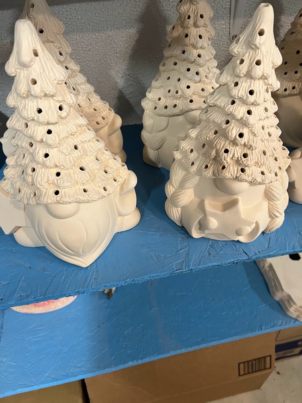Karens Ceramics | 610 North St, Polk, OH 44866, USA | Phone: (419) 651-7031
