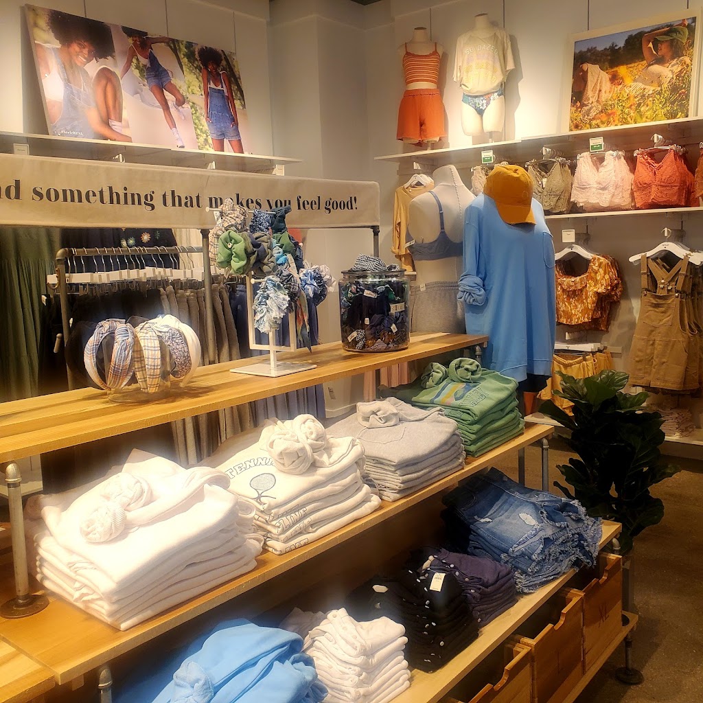 Aerie Outlet | 3005 Outlet Dr Suite E35, Edinburgh, IN 46124, USA | Phone: (812) 703-7159