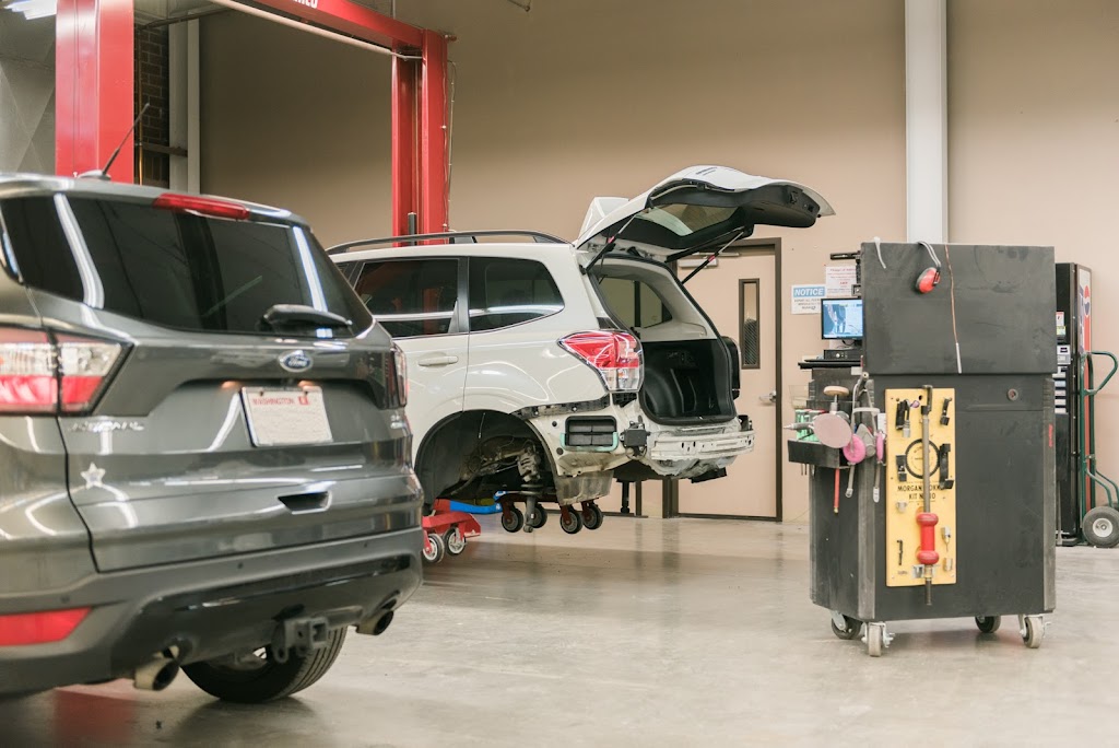 Mackins Salmon Creek Auto Body | 10803 NE Hwy 99, Vancouver, WA 98686, USA | Phone: (360) 573-0313