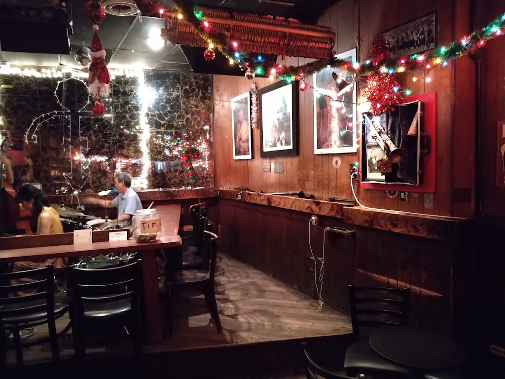 Arthurs Tavern | 57 Grove St, New York, NY 10014, USA | Phone: (212) 414-4314