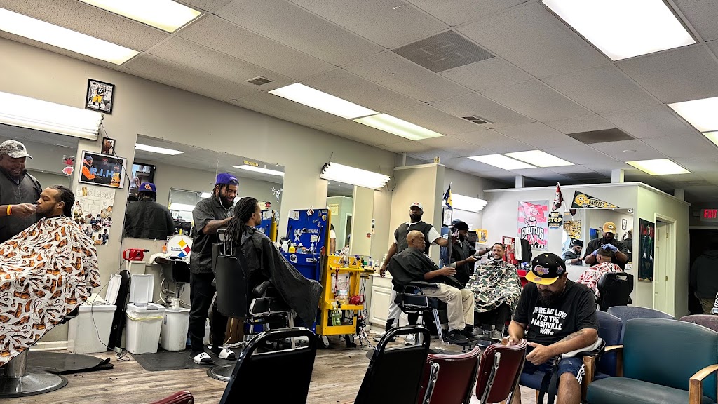 Big Lloyds Barbershop | 497 Lancaster Ave, Reynoldsburg, OH 43068, USA | Phone: (614) 962-0084