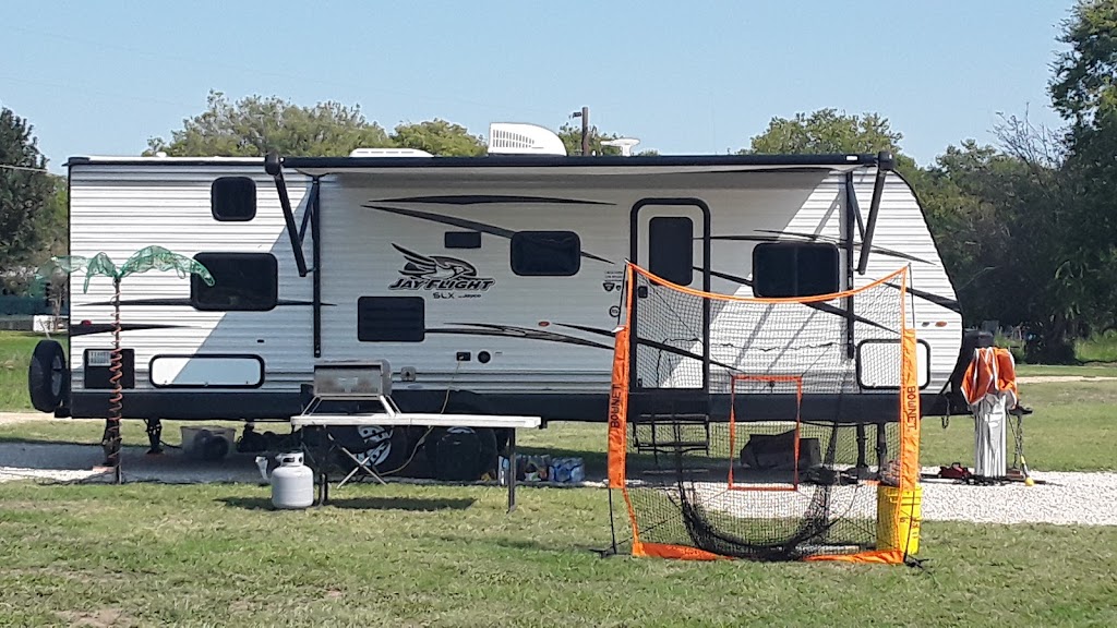 HI-Cotton RV Park | 104 Travis Buford Ln, McQueeney, TX 78123, USA | Phone: (210) 374-2780