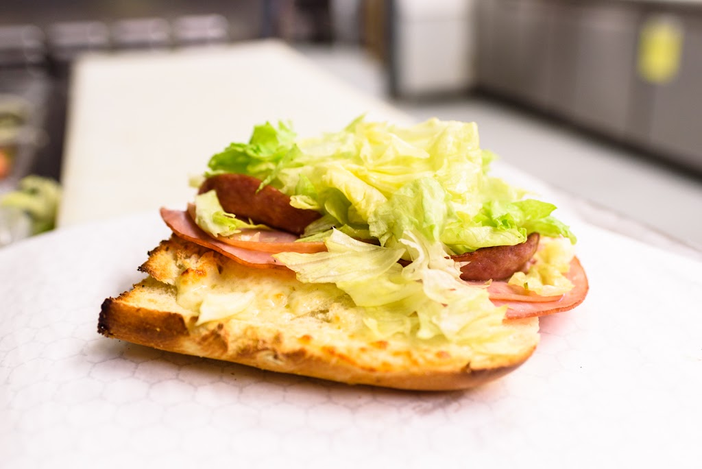 The Upper Crust Pizza | 3392 Saxonburg Blvd #350, Glenshaw, PA 15116, USA | Phone: (412) 963-0323