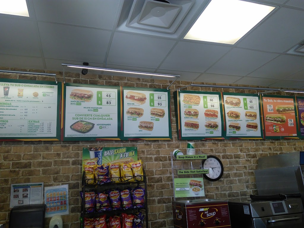 Subway | Tienda Del Rio, Av. Waterfill 430, Waterfill Río Bravo, 32550 Cd Juárez, Chih., Mexico | Phone: 656 682 1182