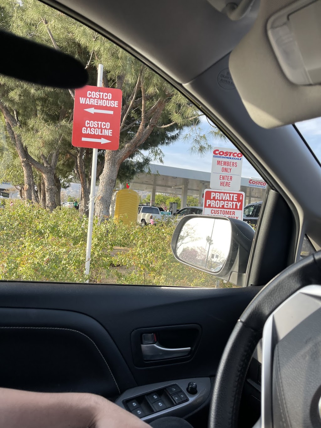 Costco Gas Station | 1051 W Burbank Blvd, Burbank, CA 91506, USA | Phone: (818) 557-3783