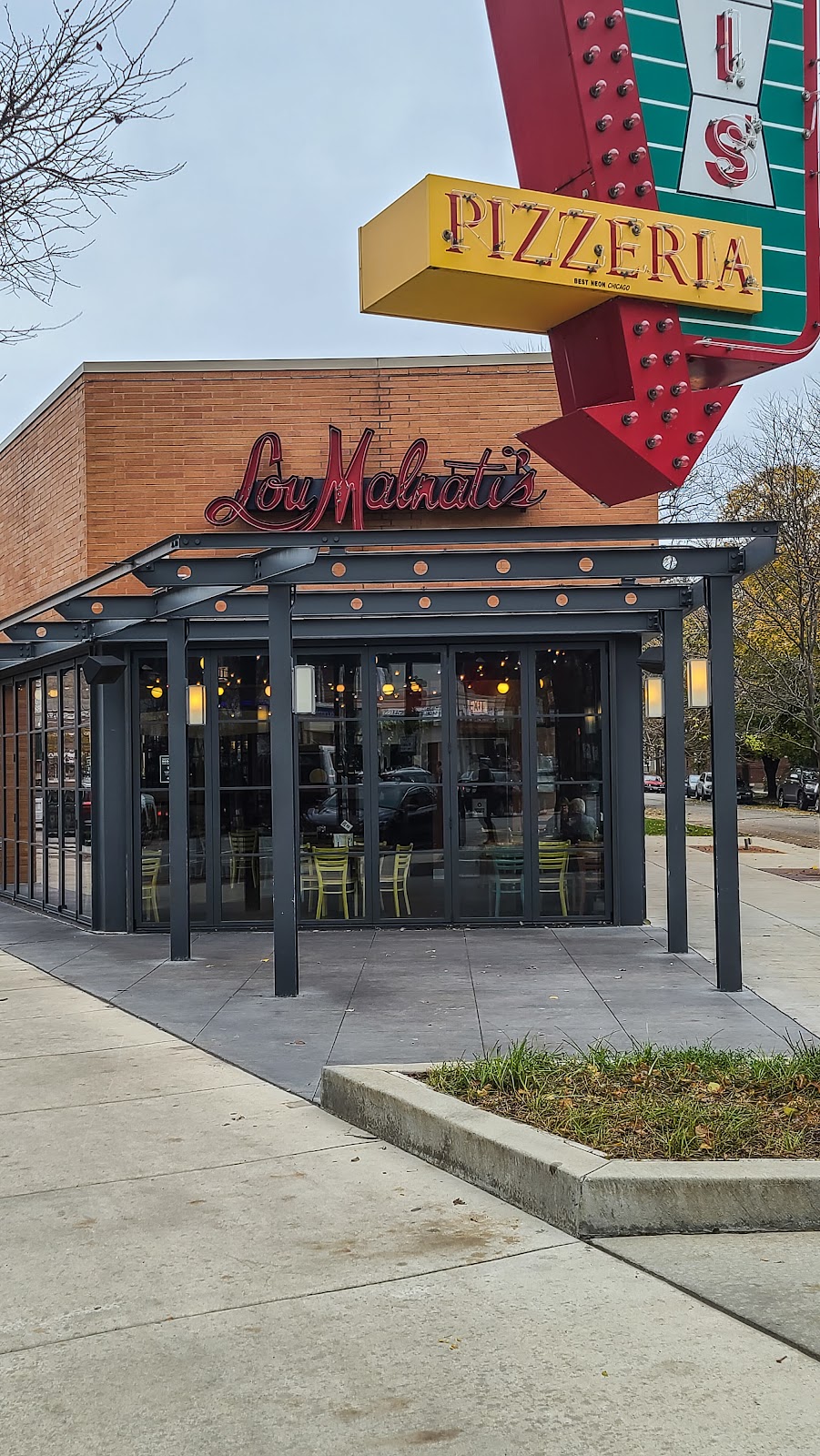 Palos Heights - Lou Malnatis Pizzeria | 12801 S Harlem Ave, Palos Heights, IL 60463, USA | Phone: (708) 608-2400