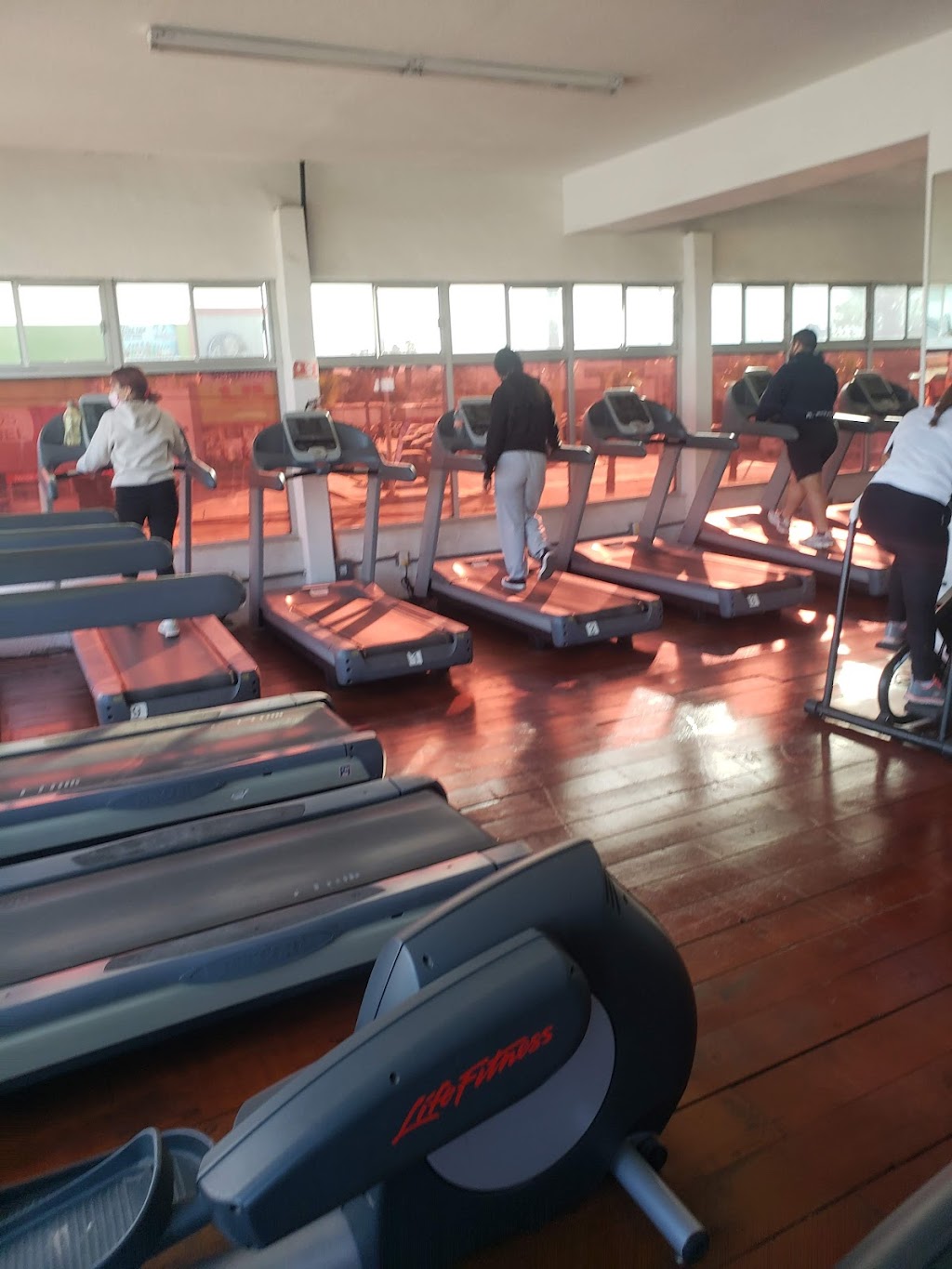 Rosarito Fitness Center | 22703, Calz. del Mar 34, Obrera, 22703 Rosarito, B.C., Mexico | Phone: 661 612 0243