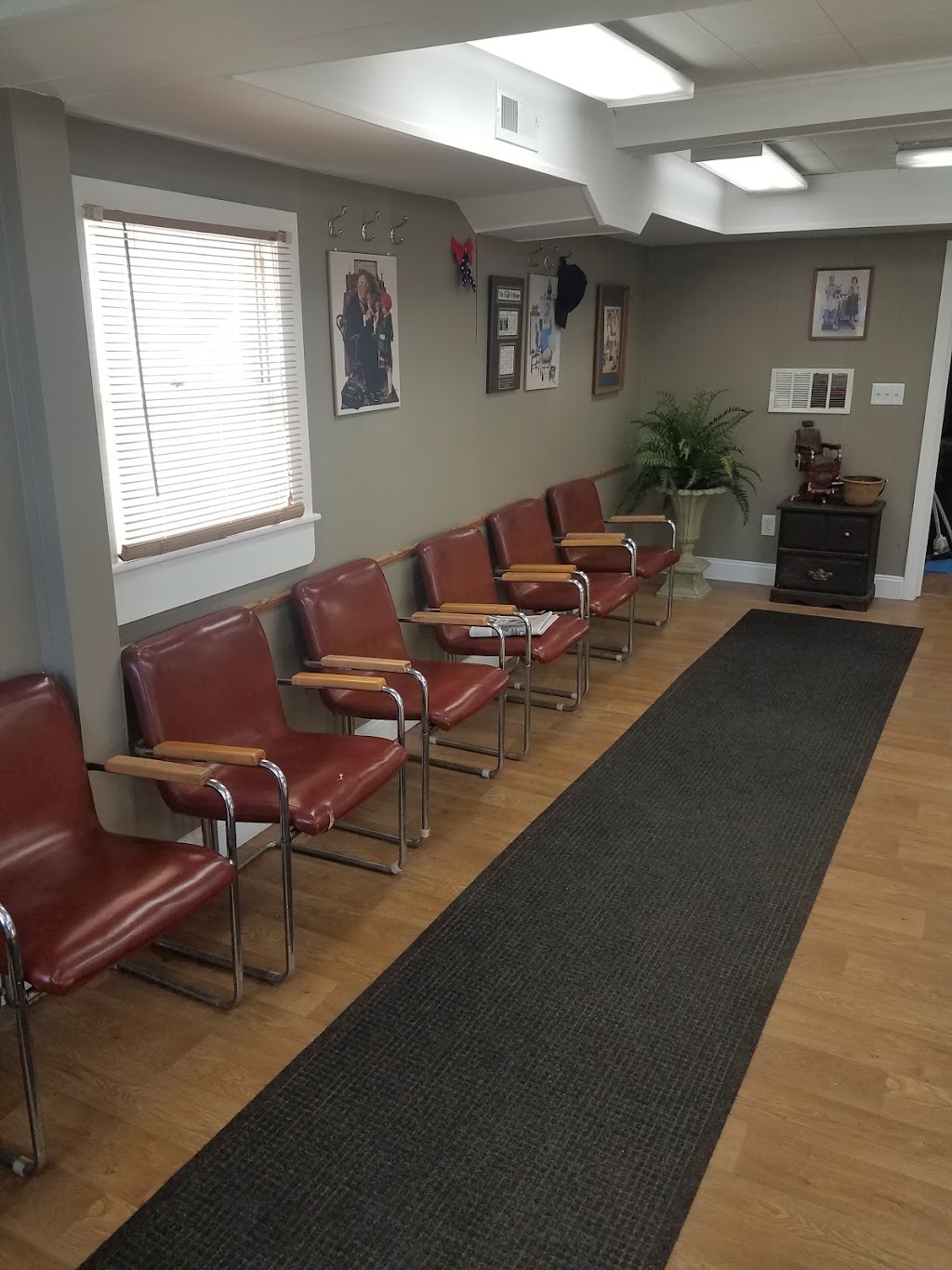 Alfredos barbershop | 166 Merrimack St A, Methuen, MA 01844, USA | Phone: (978) 975-7627