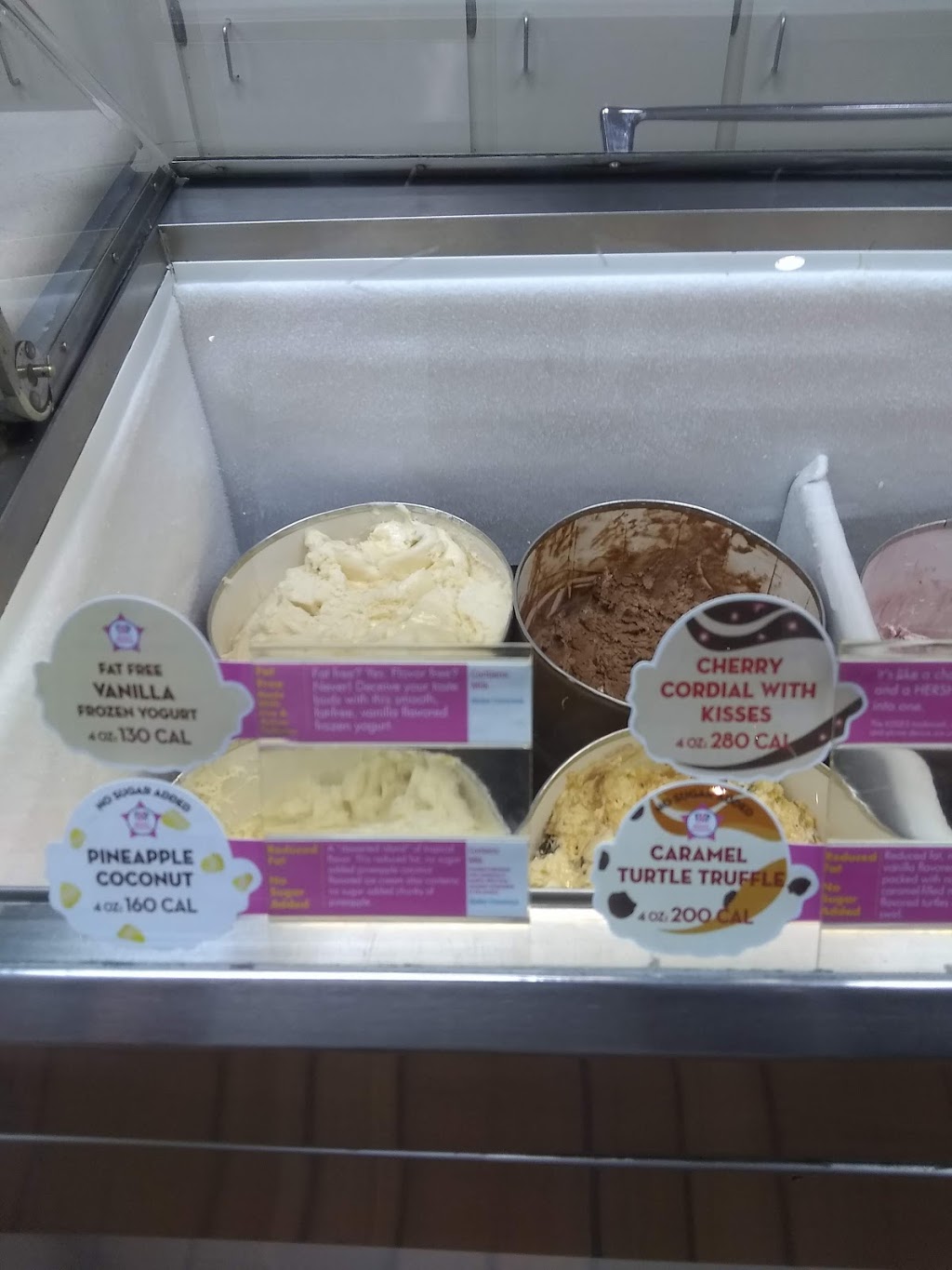 Baskin-Robbins | 8841 N 19th Ave Ste 1, Phoenix, AZ 85021, USA | Phone: (602) 997-5144