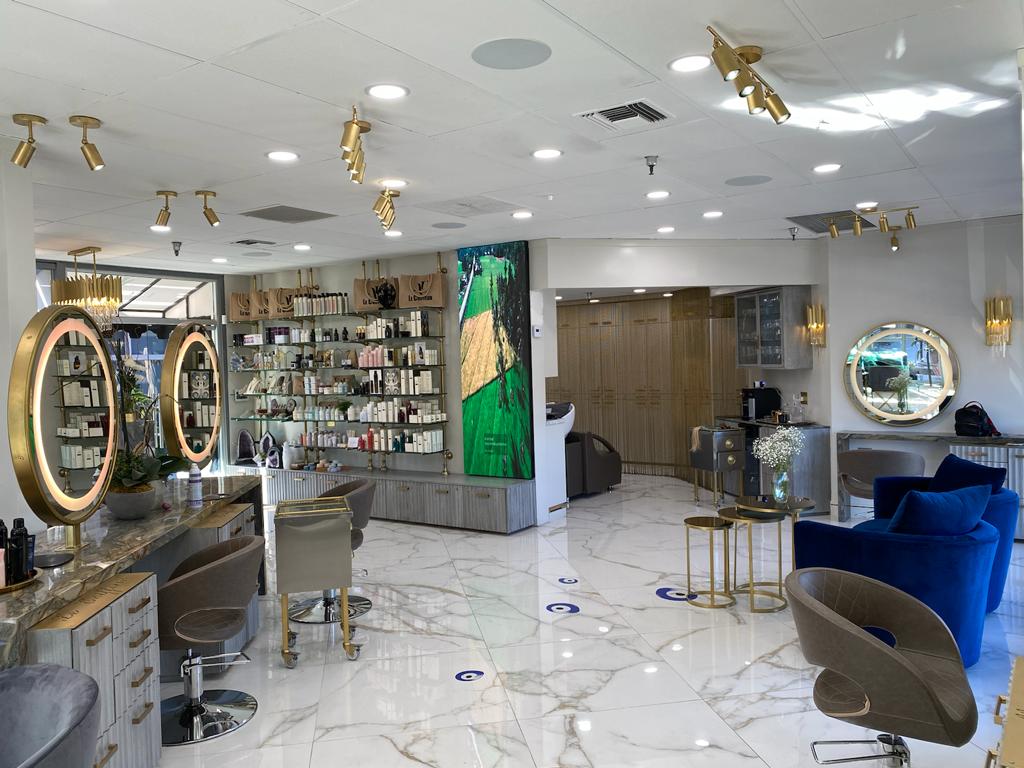 Le coiffeur | 2700 West Coast Hwy #227, Newport Beach, CA 92663, USA | Phone: (949) 200-9530