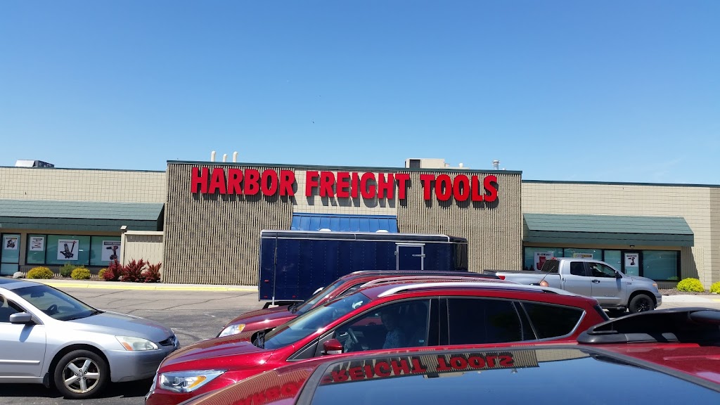 Harbor Freight Tools | 3128 Hwy 13 W, Burnsville, MN 55337, USA | Phone: (952) 707-9361