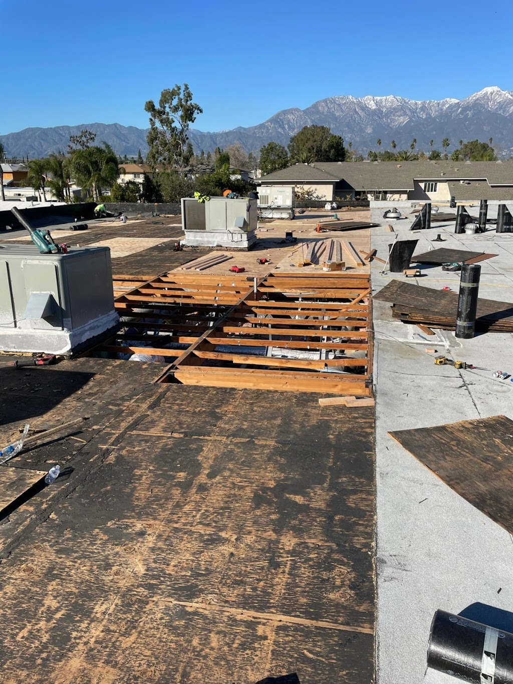New Village Roofing | 1225 W Pine St, Santa Ana, CA 92703, USA | Phone: (714) 586-4797