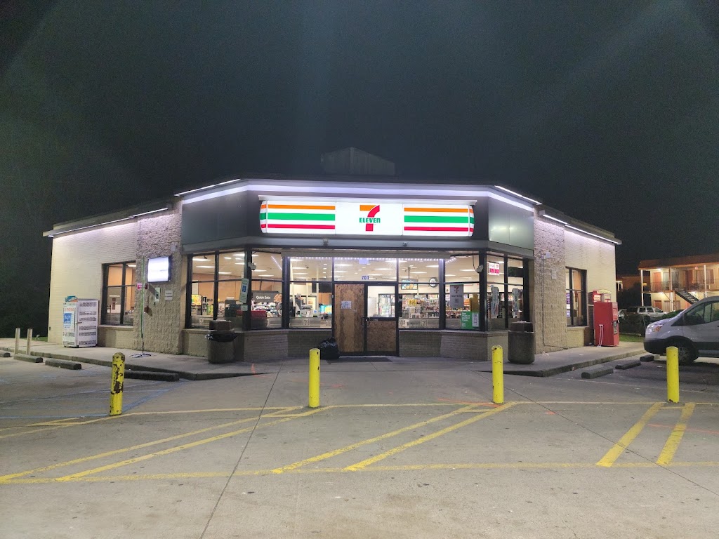 7-Eleven | 701 S Crater Rd, Petersburg, VA 23803, USA | Phone: (804) 861-1628