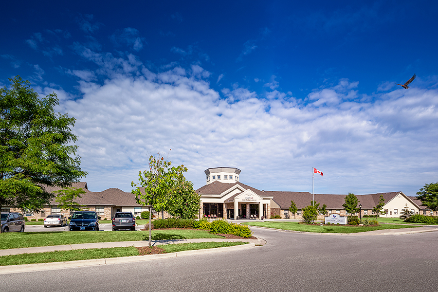 Chartwell Oak Park LaSalle Retirement Residence | 3955 13th St, LaSalle, ON N9H 2S7, Canada | Phone: (226) 526-9693