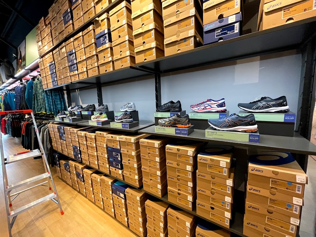 ASICS Outlet | 6415 Labeaux Ave NE B235, Albertville, MN 55301, USA | Phone: (651) 364-3040