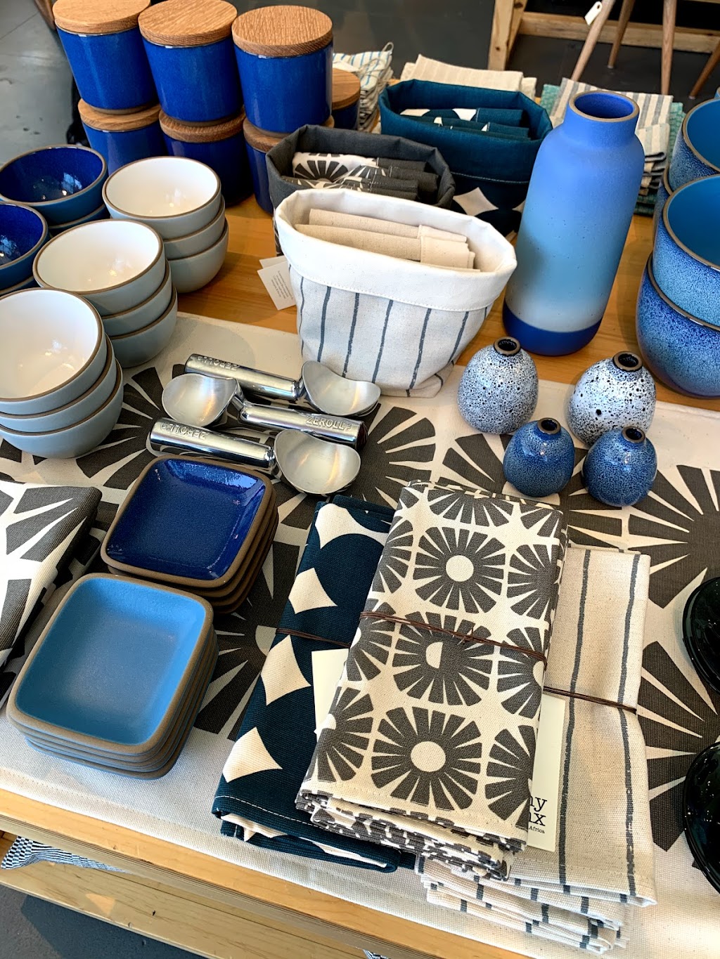 Heath Ceramics | 7525 Beverly Blvd, Los Angeles, CA 90036, USA | Phone: (323) 965-0800