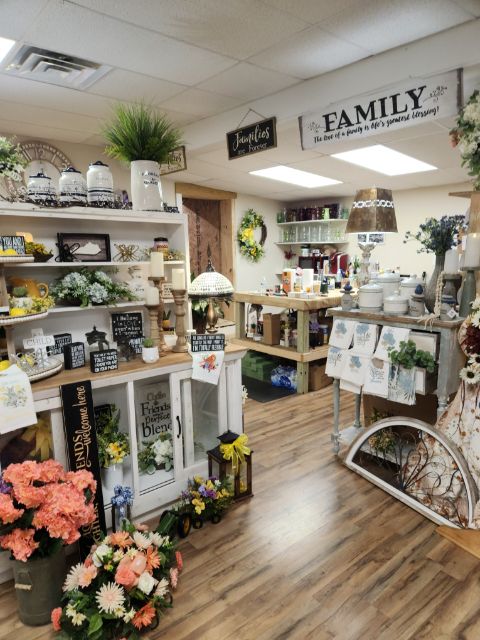 Maguanas Unique Gifts & Flowers | 516 Main St, Carrollton, KY 41008, USA | Phone: (502) 732-0322