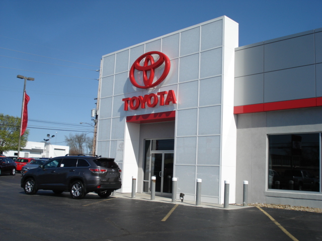 Toyota Of Wooster | 1363 W Old Lincoln Way, Wooster, OH 44691, USA | Phone: (800) 589-8797