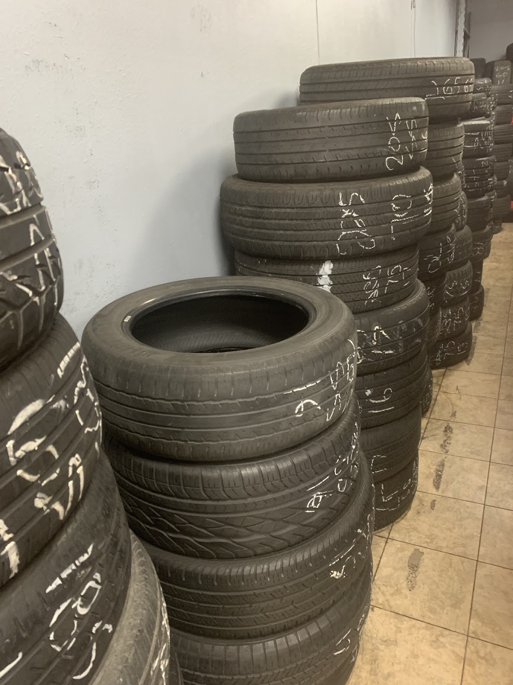 Cortez MOBILE Tires Services | 263 S E St Suite C, San Bernardino, CA 92401, USA | Phone: (951) 905-3386