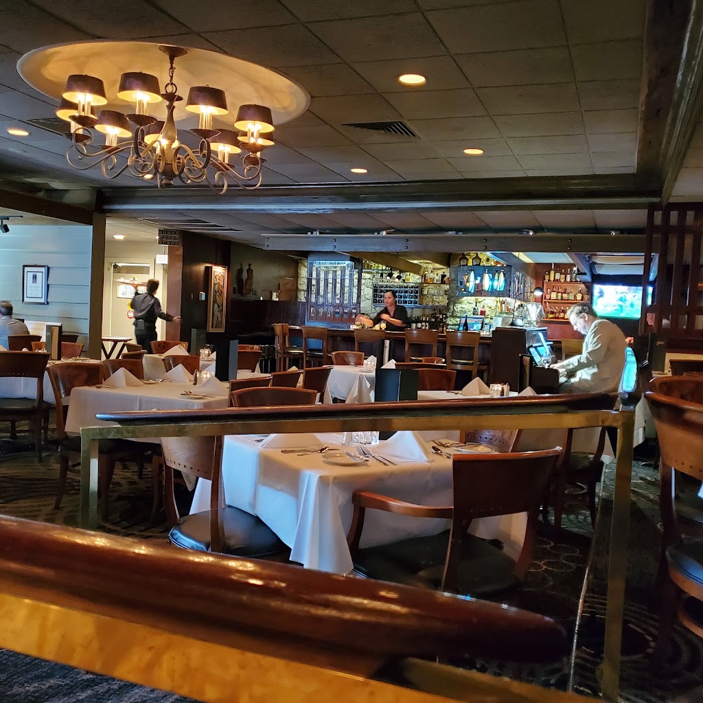 Bob Heilmans Beachcomber | 447 Mandalay Ave, Clearwater Beach, FL 33767, USA | Phone: (727) 442-4144