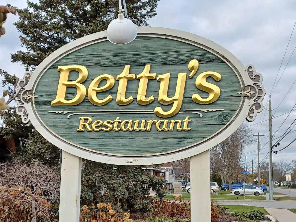 Bettys Restaurant | 8921 Sodom Rd, Niagara Falls, ON L2E 6S6, Canada | Phone: (905) 295-4436