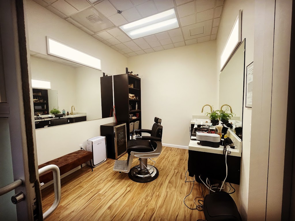 Right Hand Barber | 1822 Marron Rd Suite A, Carlsbad, CA 92008, USA | Phone: (442) 245-8844