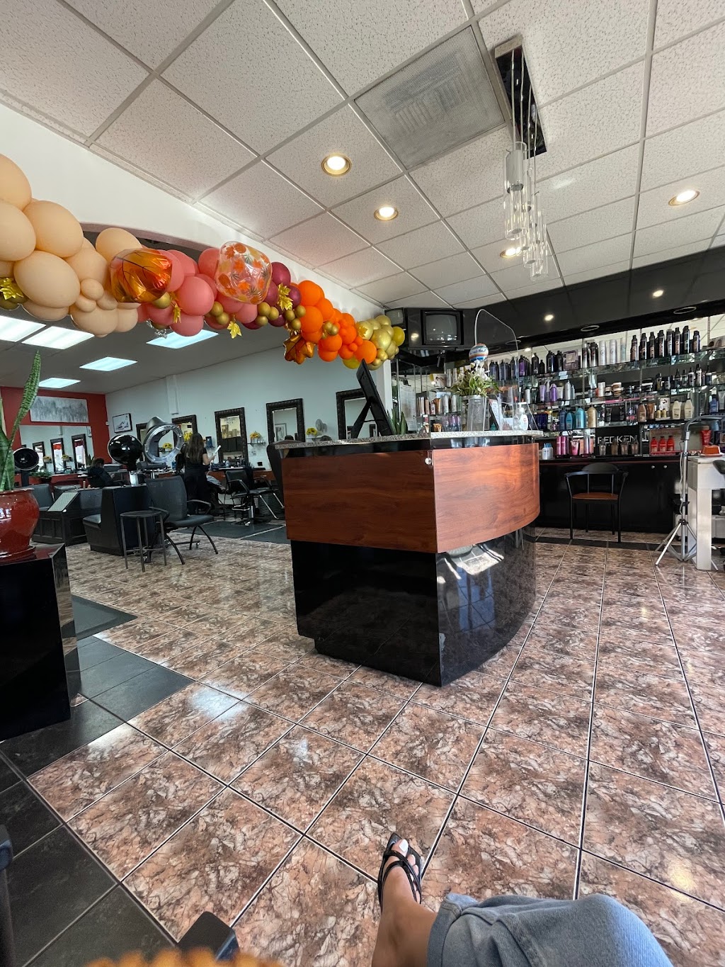 Entourage Hair Salon | 445 N Azusa Ave, West Covina, CA 91791, USA | Phone: (626) 858-2326