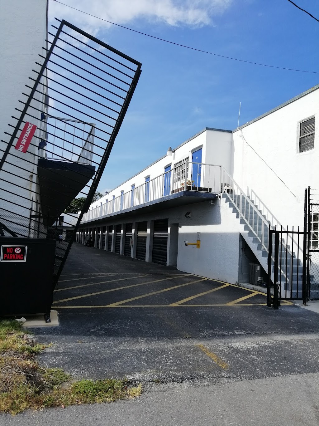 Broward County Self Storage | 601 NE 11th St, Fort Lauderdale, FL 33304, USA | Phone: (954) 523-2900