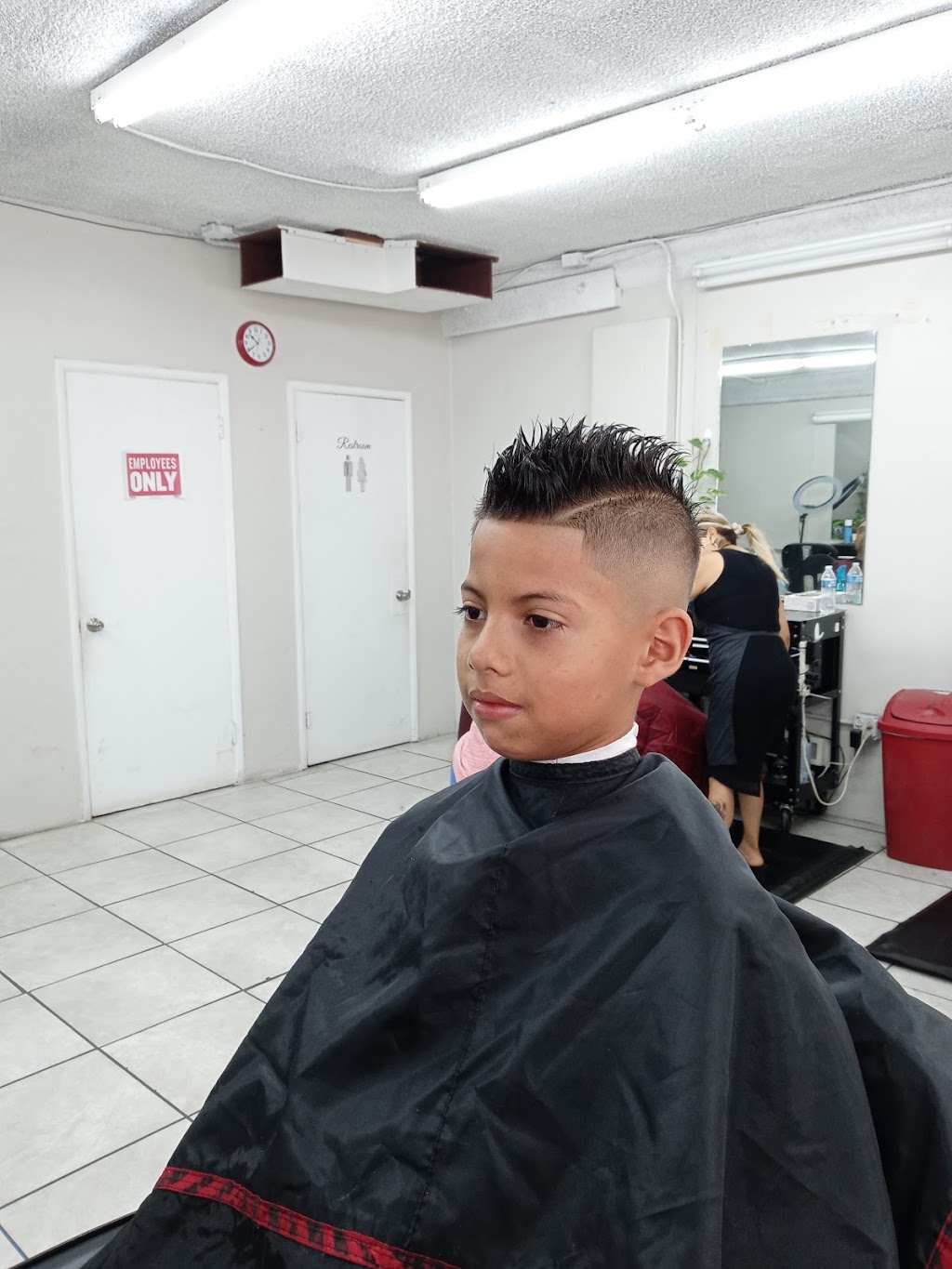 Highland Barber & Beauty | 1044 W Highland Ave, San Bernardino, CA 92405, USA | Phone: (909) 676-5267