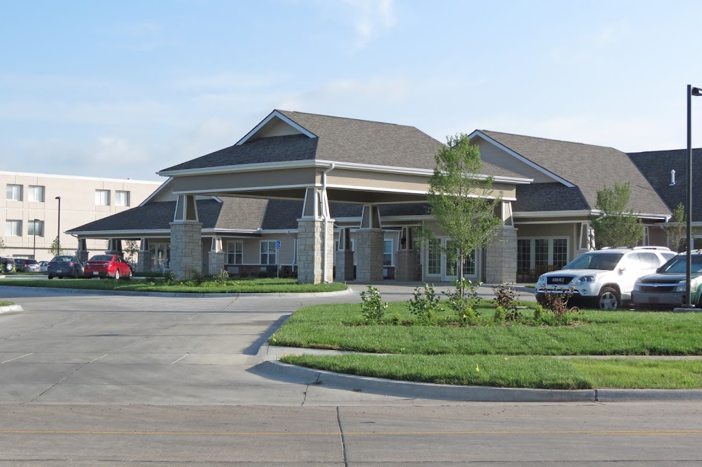 Paramount Community Living and Rehab | 200 SW 14th St, Newton, KS 67114 | Phone: (316) 283-4770