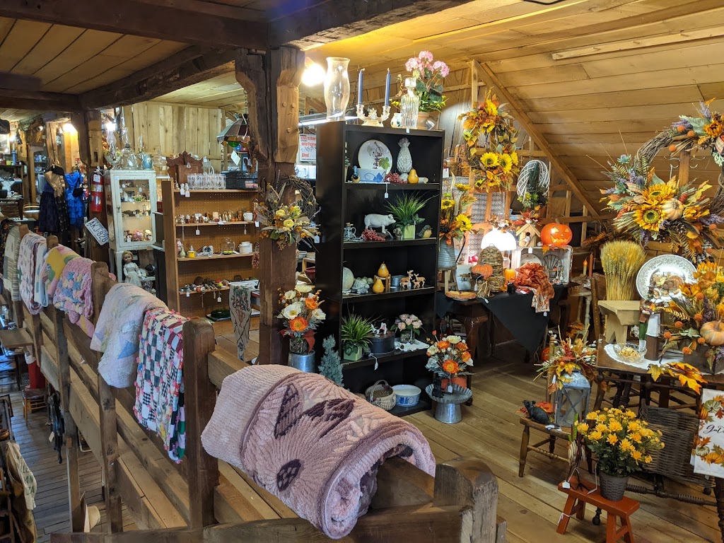 Red Barn Antique Mall | 215 IN-62, Corydon, IN 47112, USA | Phone: (812) 738-6000